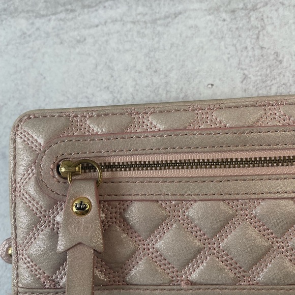Juicy couture pink shimmer wallet with black and white polka dot details inside - Picture 4 of 13